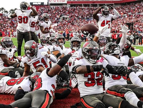 Fire The Cannons, Tampa Bay Buccaneers Clobber Philadelphia Eagles 31-15