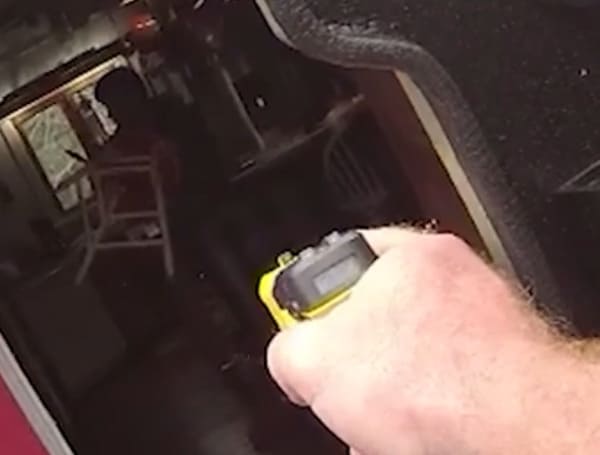 VIDEO: Intense Moment Deputies Took Down Florida Man Armed With Two Knives VIDEO: Intense Moment Deputies Took Down Florida Man Armed With Two Knives
