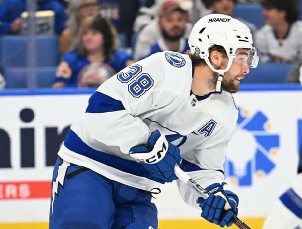 Tampa Bay Lightning To Host Locker Room Sale Saturday