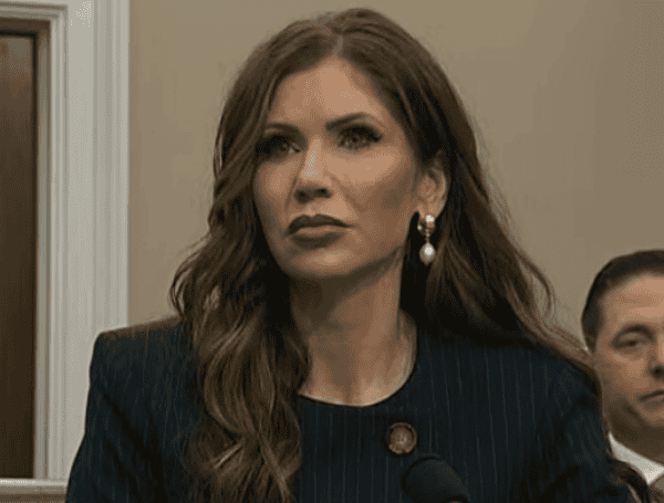 Supreme Court Allows Trump Admin To Revoke Venezuelan Immigrant Protections