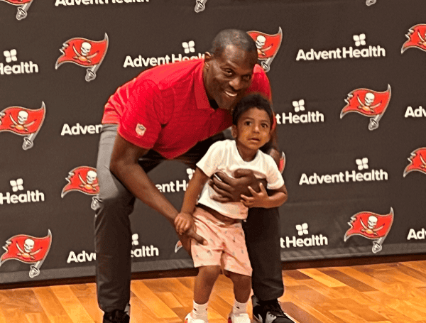 Bucs Ring Of Honor Awaits Simeon Rice, The Relentless Rusher Who Gave “100 Percent”