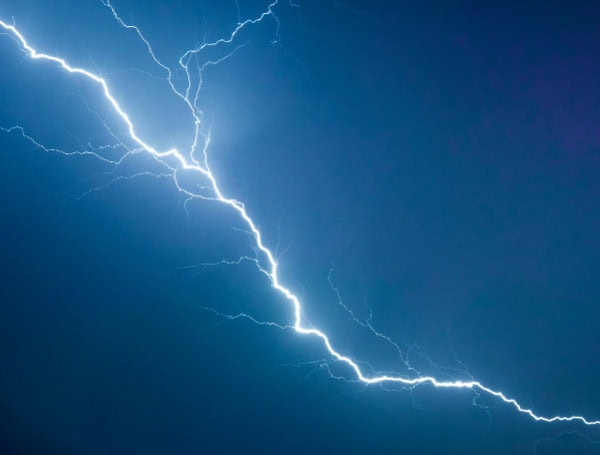 Lightning Strike (Unsplash)