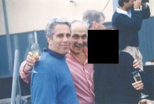 Jeffrey Epstein (left) and Leslie Wexner (right) (DOJ)