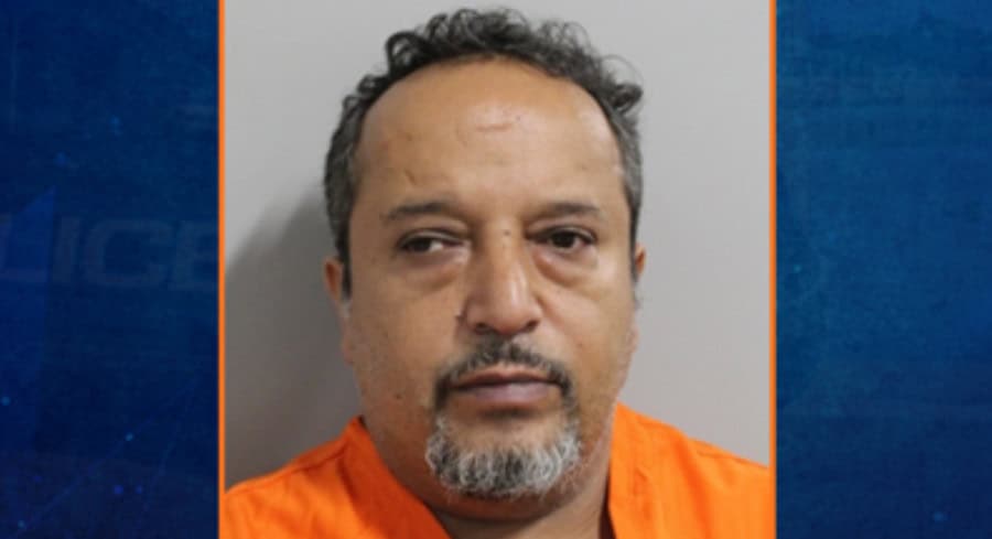 Lakeland Detectives Arrest Tampa Man With Hatchet After He Arranged Sex With Teen Girl Lakeland Detectives Arrest Tampa Man With Hatchet After He Arranged Sex With Teen Girl