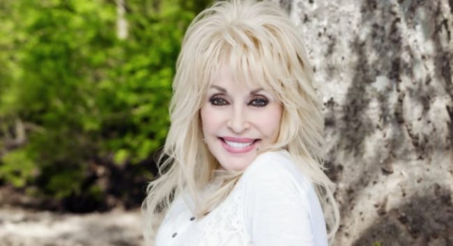 Dolly Parton (IG)