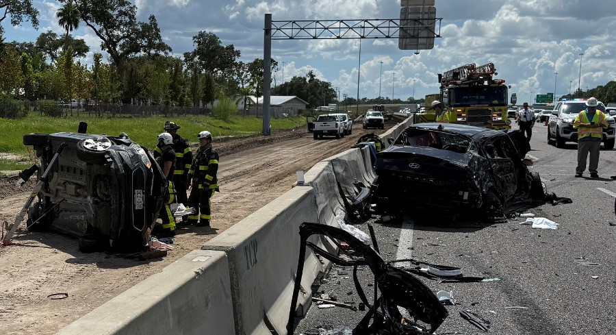 Four-Vehicle Chain-Reaction Crash Blocks Eastbound Interstate 4 Lanes Four-Vehicle Chain-Reaction Crash Blocks Eastbound Interstate 4 Lanes